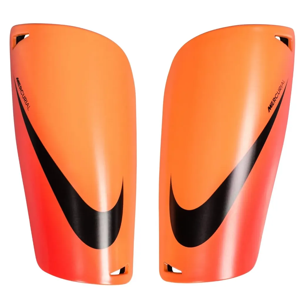 Shin Guard/Pad (Professional Soccer Protective Gear) (Average Quality)